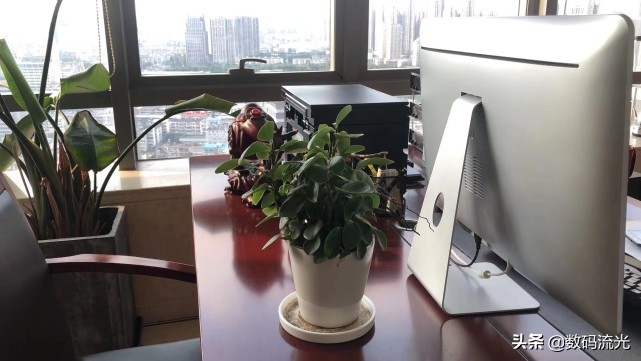 单位老板卖一批苹果电脑给我，我报价500一台，老板：你心真黑