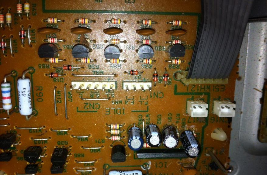 修一台建伍高端功放内部线路不亚于一台黑白电视机