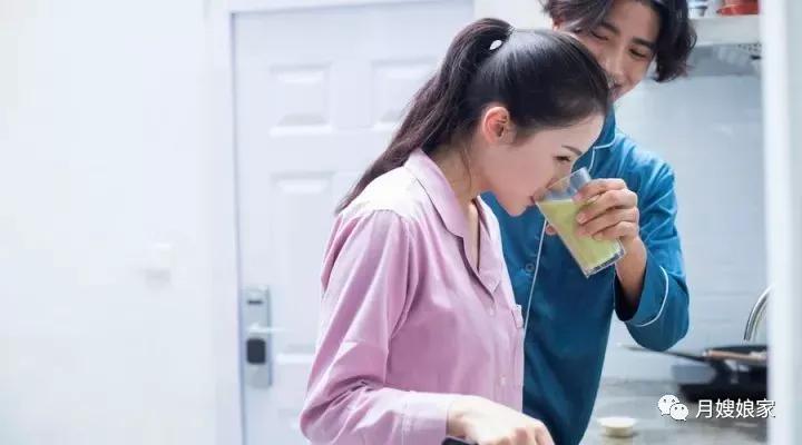 新妈妈母乳越来越少怎么办？月嫂的「四多一减法」让奶水多起来