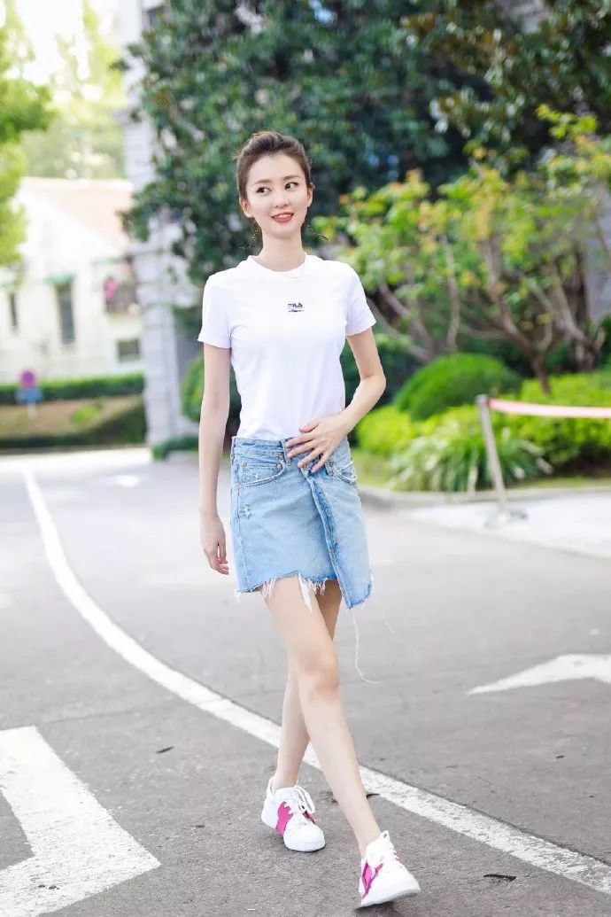 乔欣富二代吗,乔欣穿裸色长裙