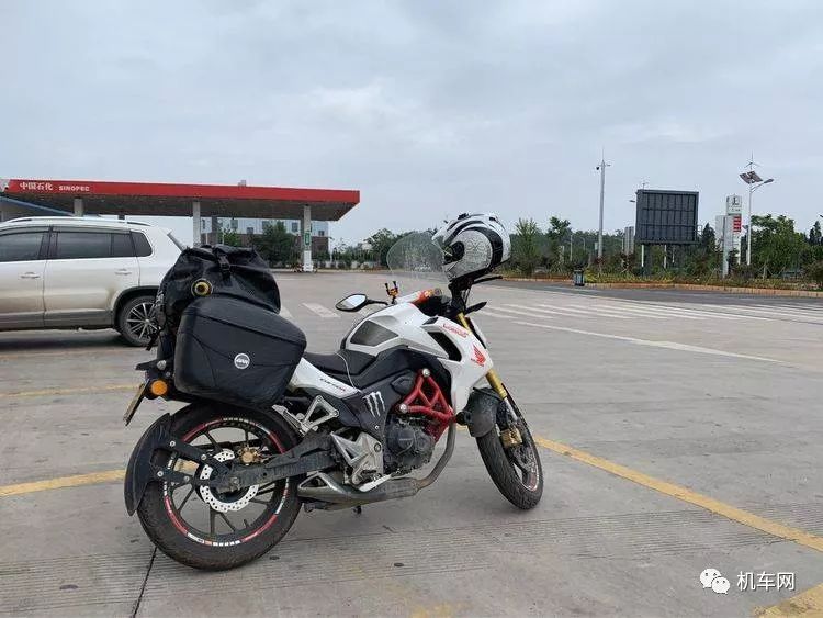 妹子，你骑190的男朋友已经在路上啦