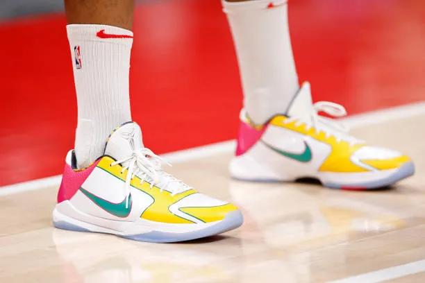 nba球员上脚安踏合集,nba球员上脚的球鞋欧文