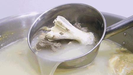 高汤不是“万能汤”，怎么熬才能又白又鲜，做法、用途讲究很多