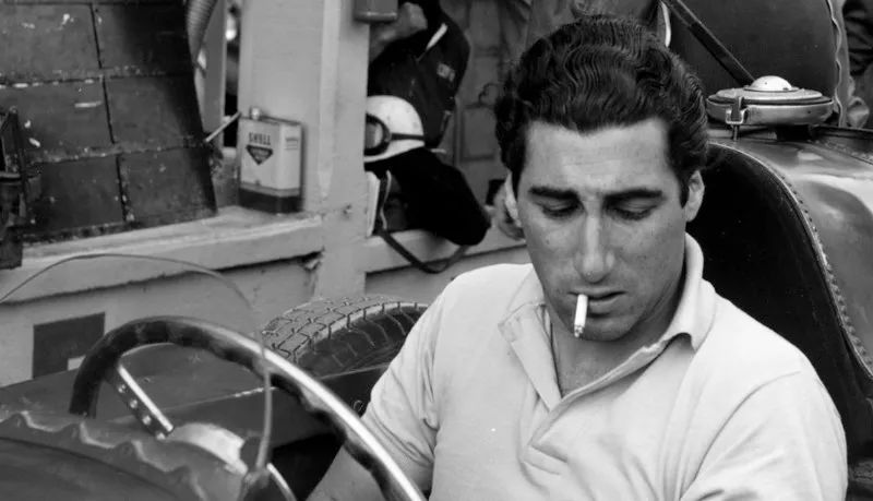 会修飞机的绝代超模，自己开公司，为何最终在小餐馆度过余生？