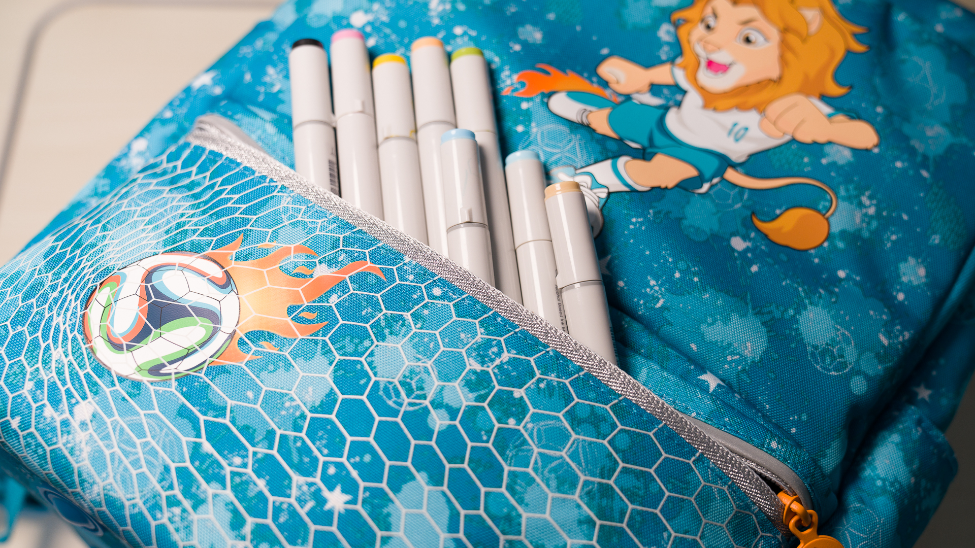 减负护脊书包怎么选,如何给孩子选一款好的护脊书包