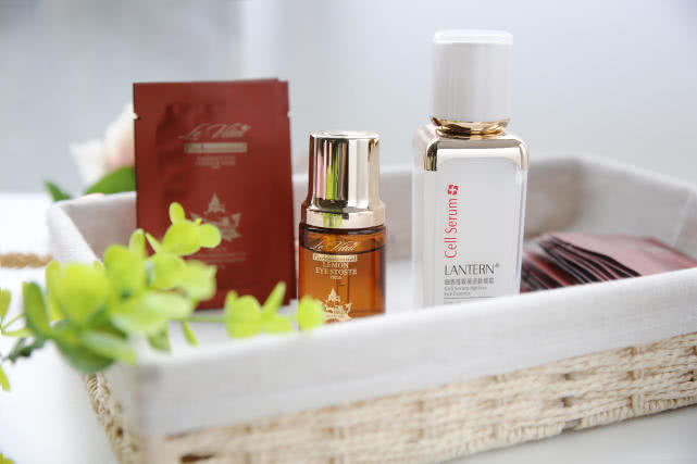 眼周肌肤较脆弱这些重点要掌握,眼周肌肤的护理