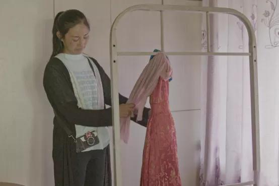 悲痛！网红拉姆遇害一周年，家中满目狼藉，老父亲无家可归