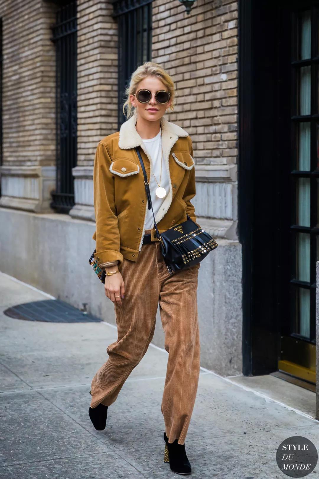 今年流行什么款的短靴百搭,春季短靴比较经典百搭