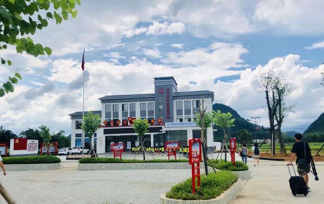 东莞特色绘画作品图片,送教下乡绘画