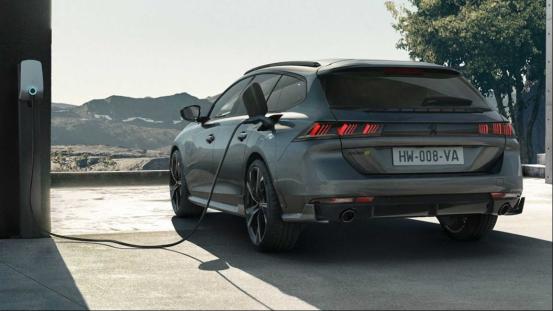 15款标致5081.8t,2024款标致508pse轿跑版