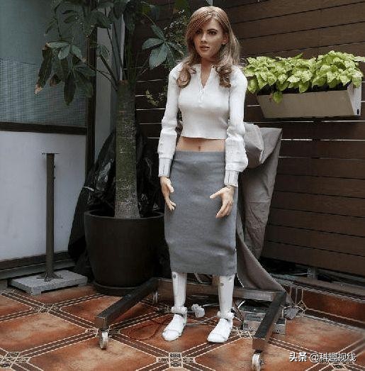 美国推出逼真机器女友，有体温还能定做相貌，一推出就被宅男疯抢