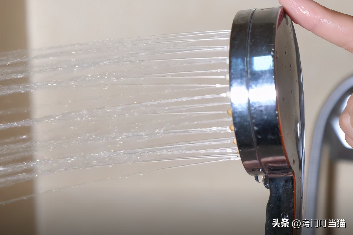 淋浴喷头堵塞这个方法很简单,淋浴喷头堵了怎么拆开视频