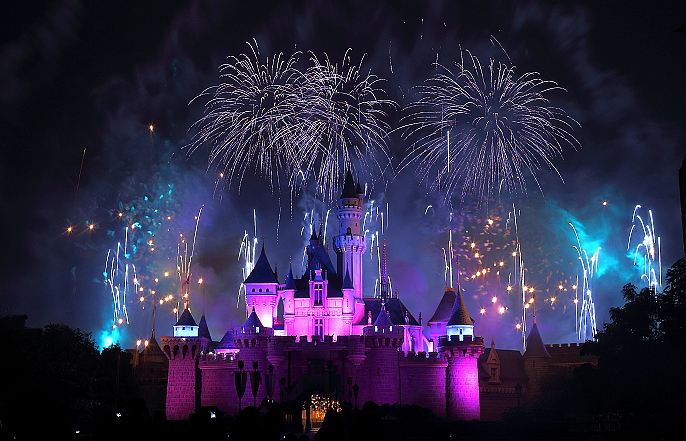 香港迪士尼vs上海迪士尼哪个便宜,香港迪士尼乐园和上海迪士尼乐园