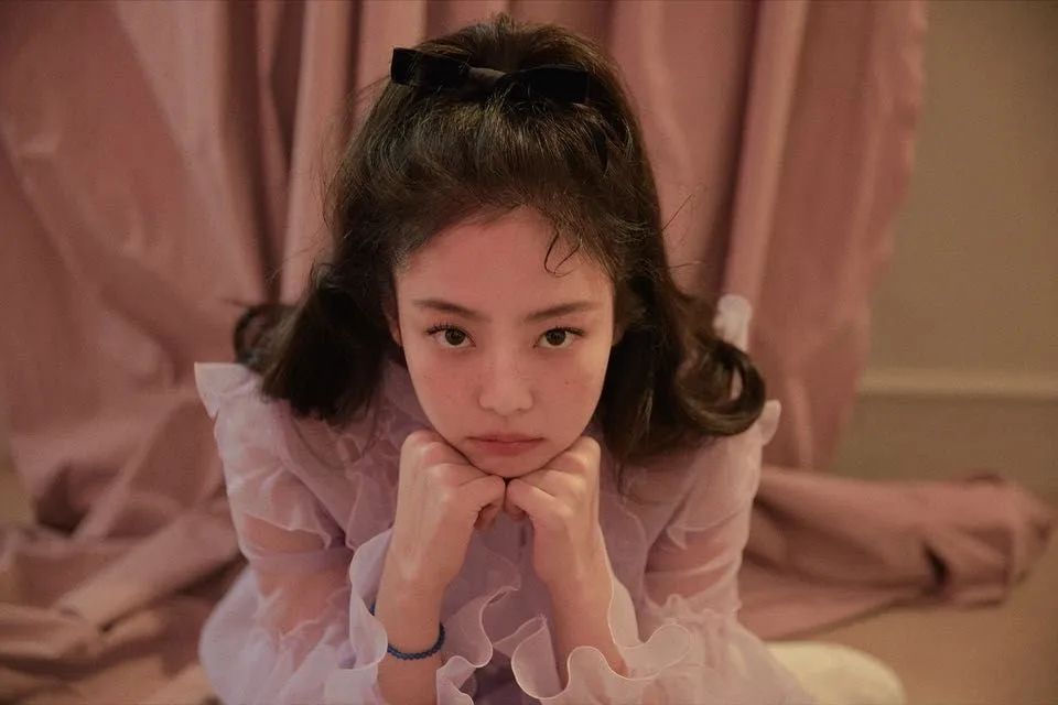 女团发型教程简单漂亮,女团发型甜酷风格戴大蝴蝶结