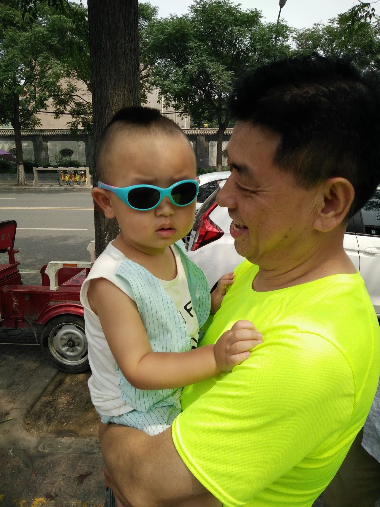 便宜又实用的儿童墨镜,买了个墨镜居然是双层