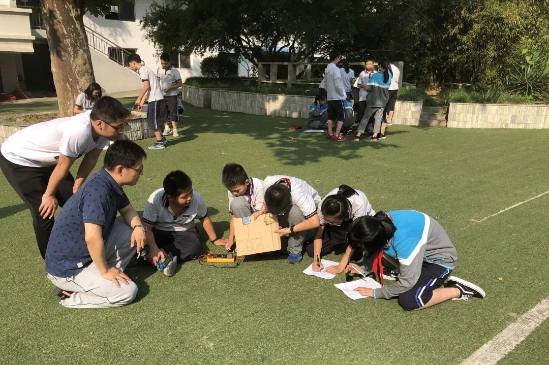 鍗椾含榧撴ゼ浜屽崄涔濅腑鑷磋繙涓,鍗椾含榧撴ゼ浜屽崄涔濅腑鑷磋繙鍒濅腑