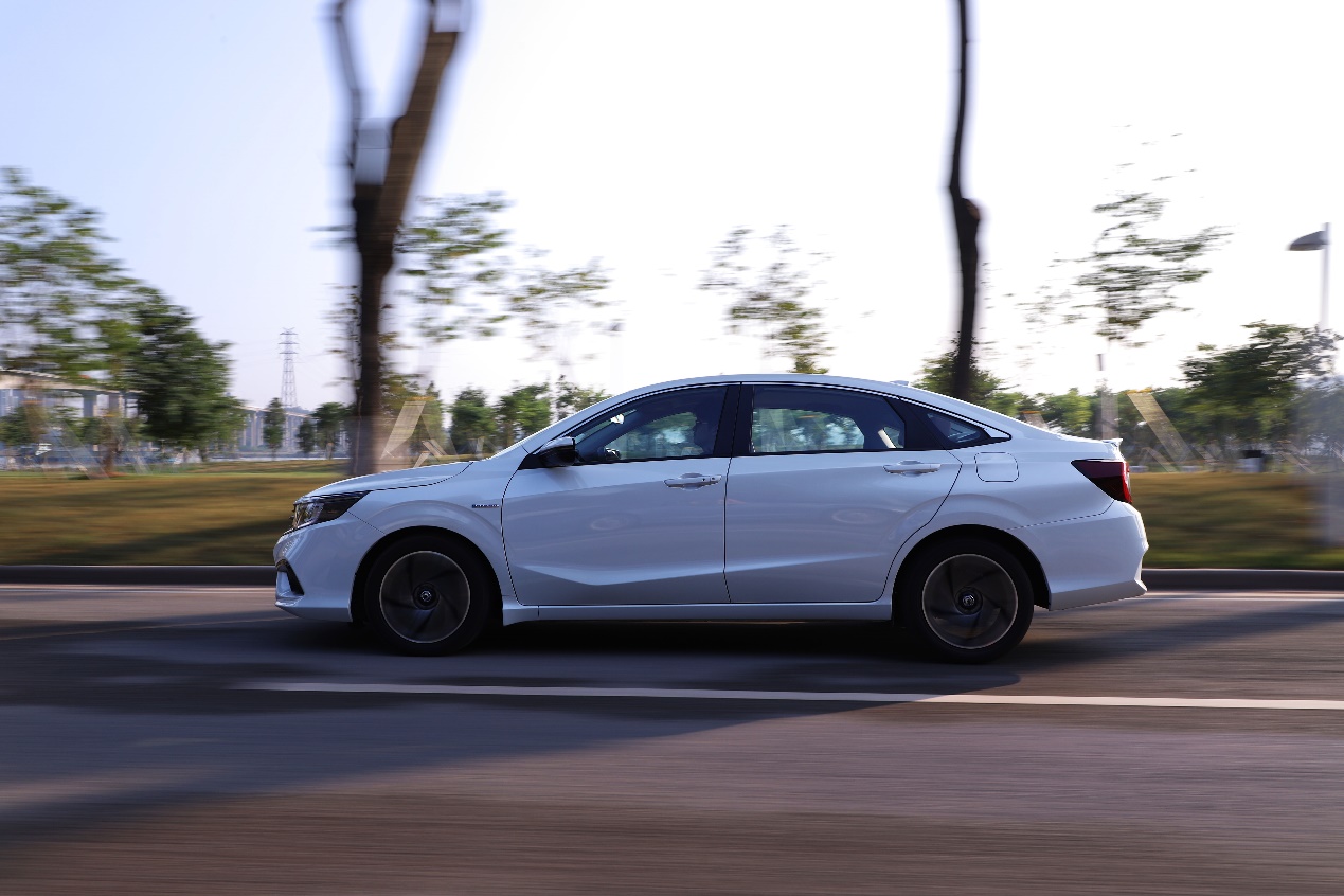 享域锐混动卡罗拉双擎,本田享域锐混动对比卡罗拉