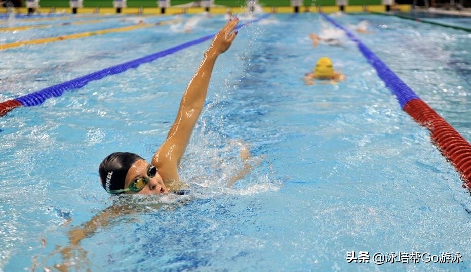 自学游泳怎样让自己游得更专业,游泳爱好者如何成为高手