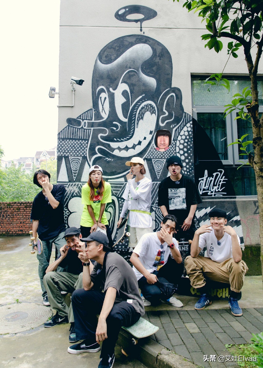 王珞丹一身俏皮装扮,王珞丹绿装