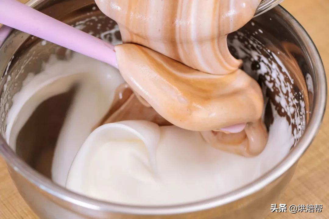 蛋糕抹面的技巧和手法在家自己做,一款不用抹面就可以完成的蛋糕