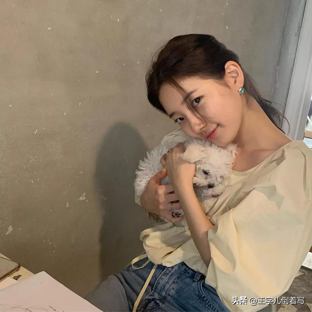 女生怎么摆pose怎么拍照好看,小女孩拍照如何摆pose戴帽子