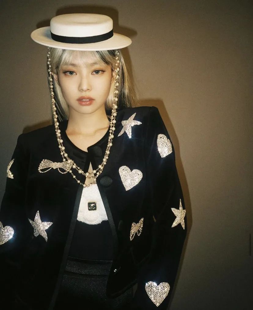 jennie甜酷风穿搭,jennie新造型lisa同款穿搭