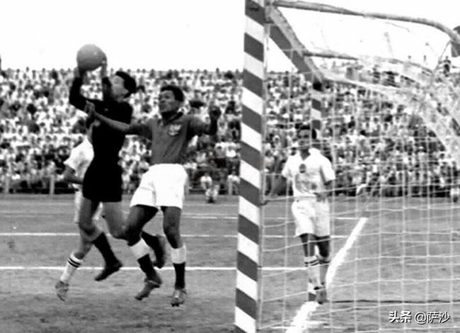 中国足球留洋第一人是谁,中国足球留洋第一个人