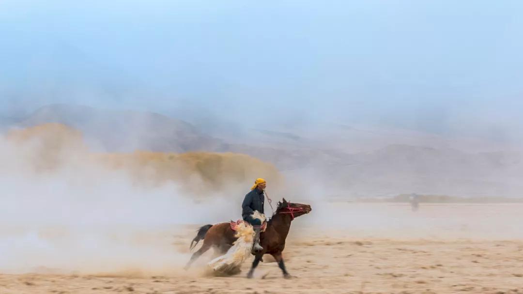 喀什比较好的烤羊肉店,喀什烤羊肉最好吃的地方