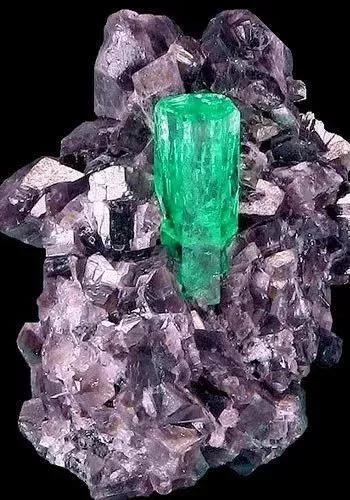 千元内珠宝石榴石,石榴石属于哪一类珠宝