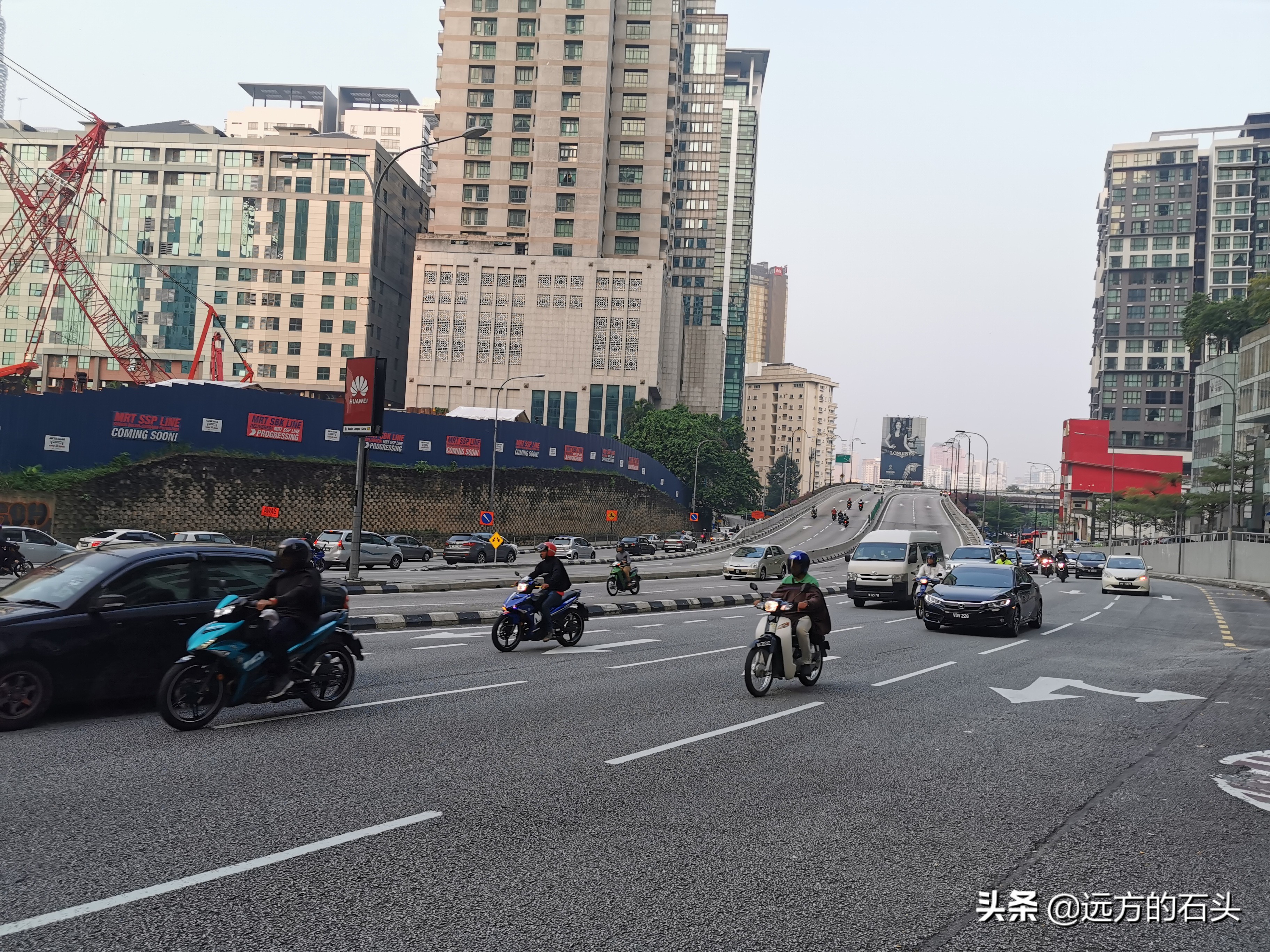 摩托车真的可以上高速吗,为什么摩托车出行很便利