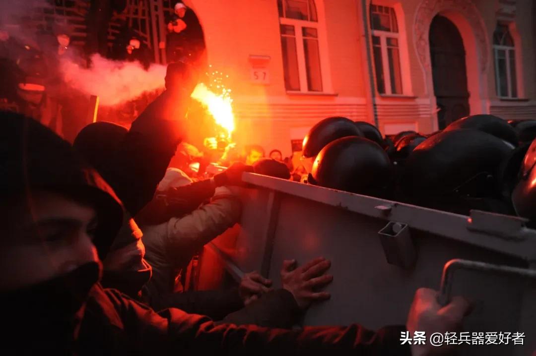 奉献、背叛与污名相加—乌克兰内务部国土局特别用途警察“金雕”