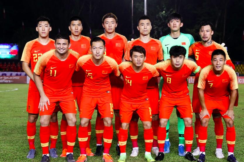 国足0-3不敌韩国比赛结束观众反应,世预赛国足0:3不敌韩国赛后采访