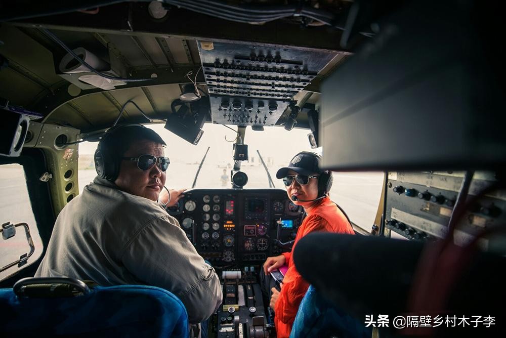 探险夫妻张昕宇梁红开飞机,侣行夫妇张昕宇梁红到长城站