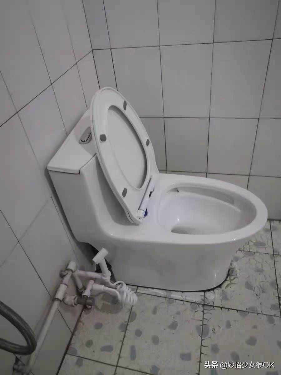 马桶掉进塑料瓶堵了怎么快速通,马桶掉进一个塑料瓶盖堵了怎么办