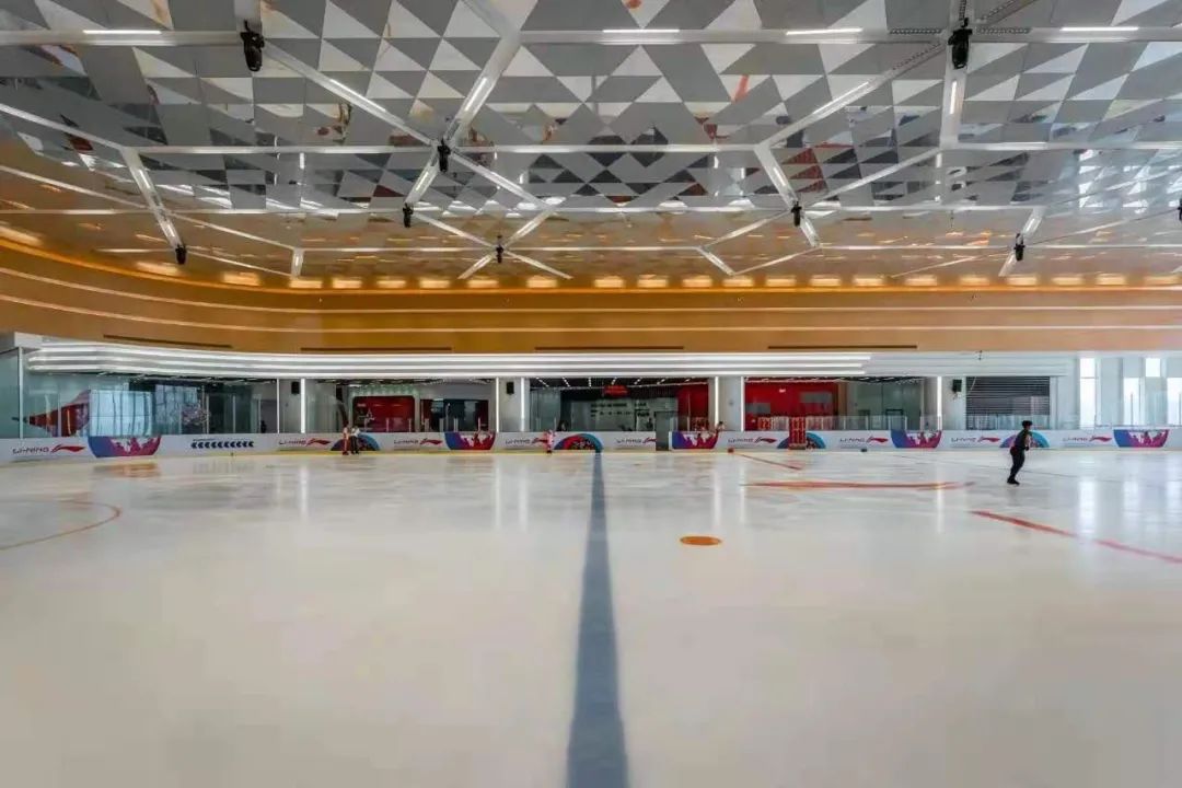 在家门口的商场里，看世界级冰上运动直播比赛