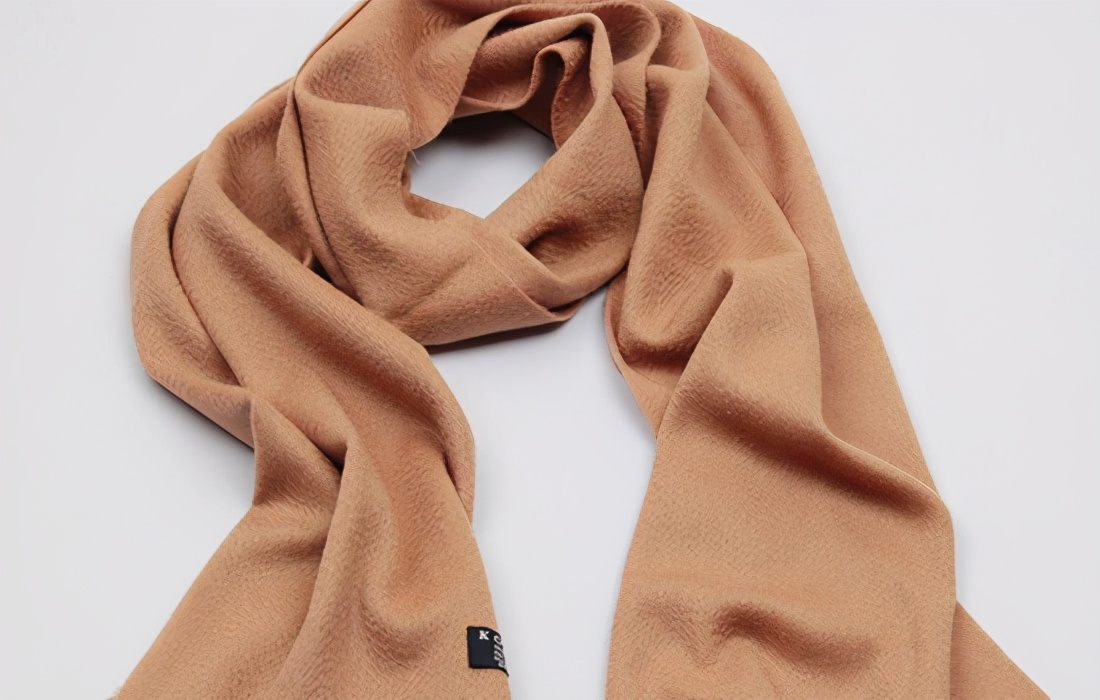 羊绒围巾掉毛怎么处理干净图片,新买的羊绒围巾掉毛怎么办