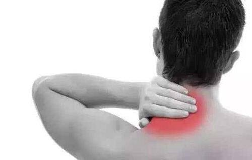 脖子落枕后面疼最快治愈方法,落枕中间脖子疼最快的缓解方法