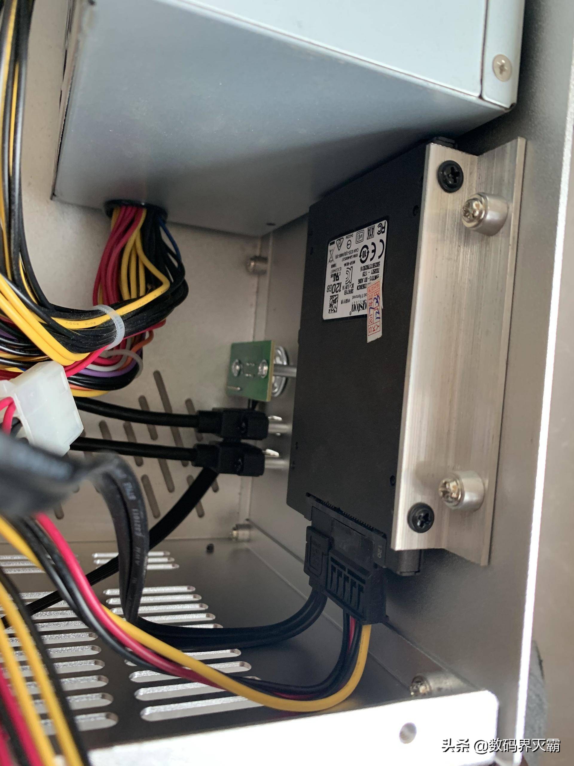 电脑小白穷折腾,我需要一台小机箱,雷匠,Rayarti-M3机箱使用分享