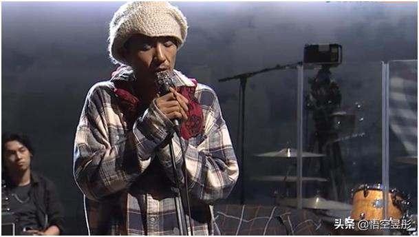 人生犹似西江月富贵终如草上霜,人生犹似西山月富贵终如草上霜