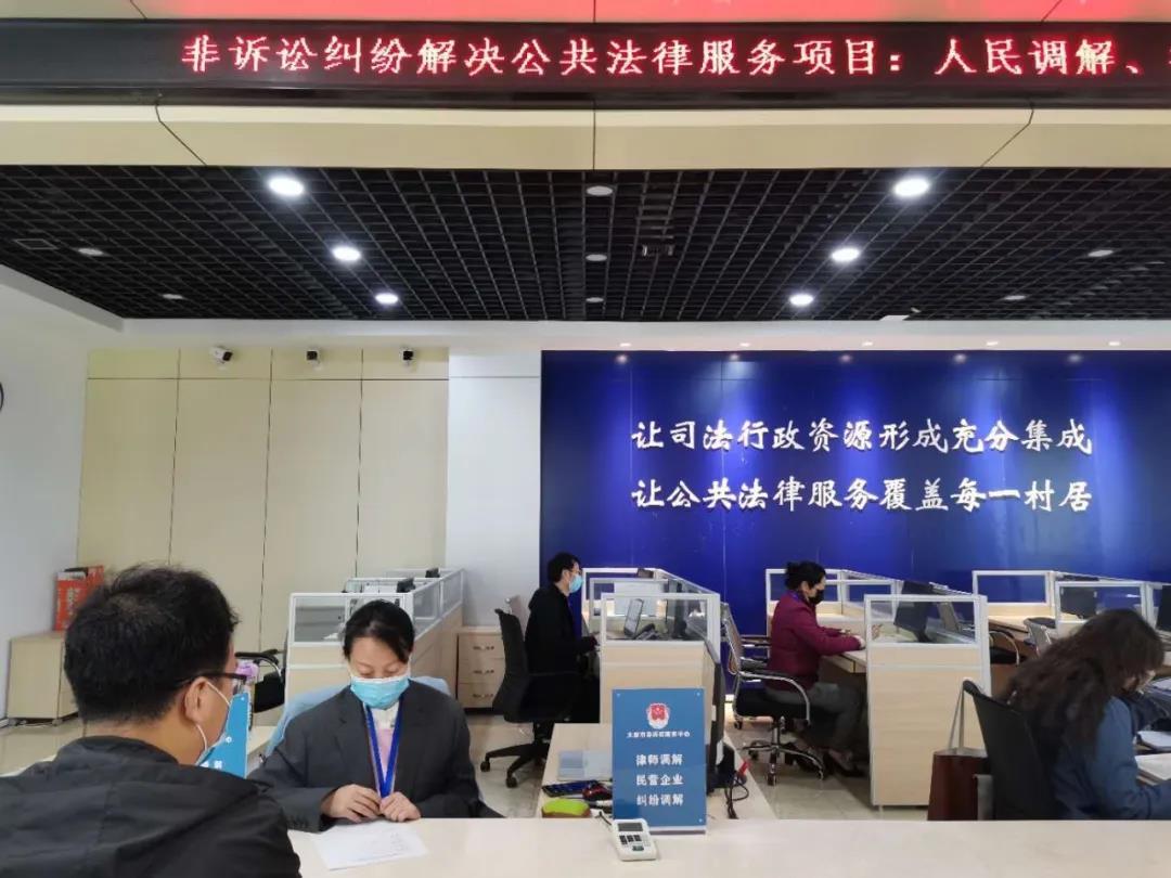 认怂道歉视频,青岛外国插队事件