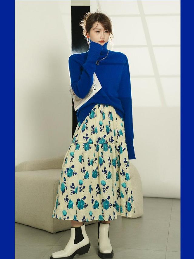 克莱因蓝色配色高级感,克莱因蓝到底有多显白