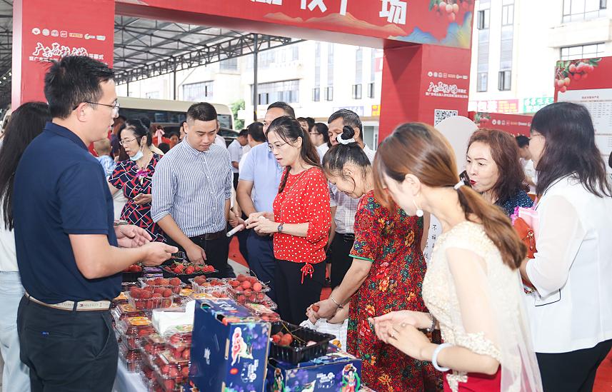 C位出道亮相山城！连续霸榜的广东荔枝到底有啥魔力？