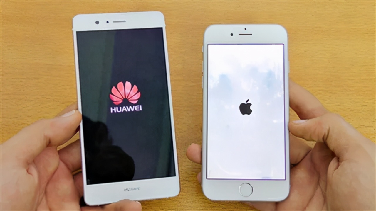 英国博主发布乘坐中国高铁视频,歪果仁坐中国高铁