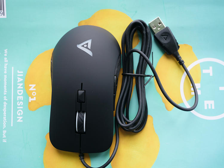 类肤设计加高DPI,钛度这鼠标手感炸裂