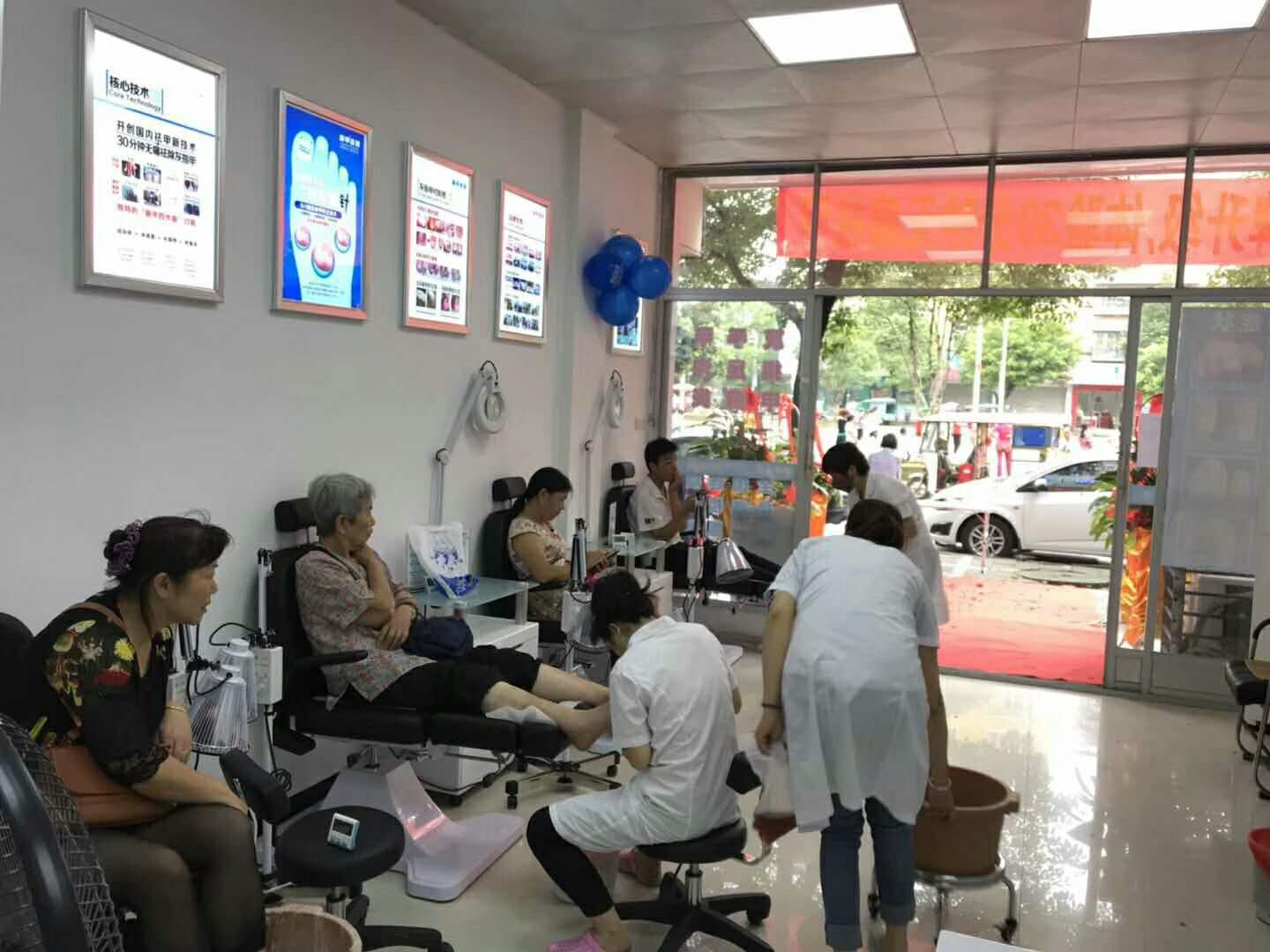 甲专科店为什么能做到一个月营收十几万?