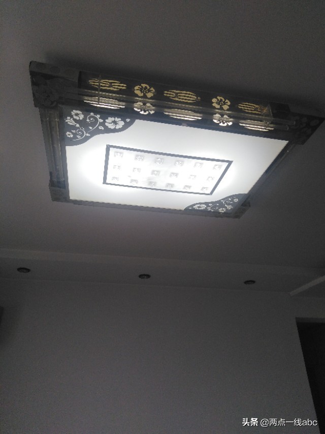 灯具不亮了怎么修,弗劳士灯具怎么换灯管