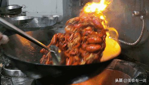 为什么饭店里用铁锅炒菜从来不粘锅？今天终于知道了，涨知识