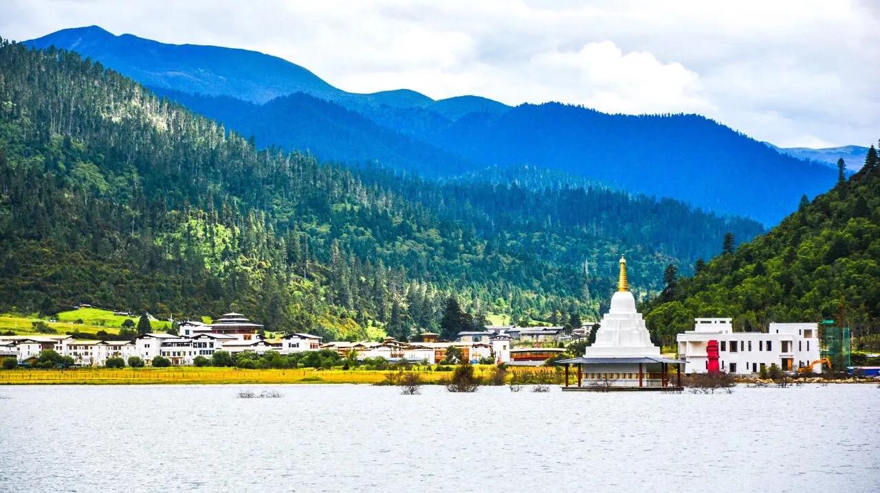 中国唯一不收费的高速公路,中国旅游风景最好的四条高速