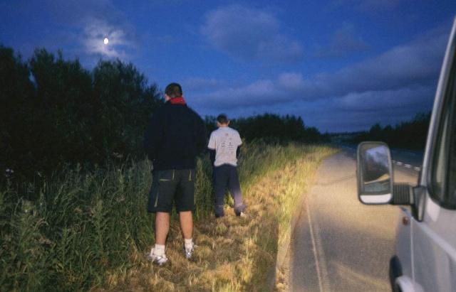 高速路上堵车了想小便怎么办,堵车怎样解决小便