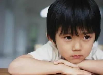 宝宝频繁夜奶令人抓狂,宝宝频繁夜醒妈妈崩溃的心情